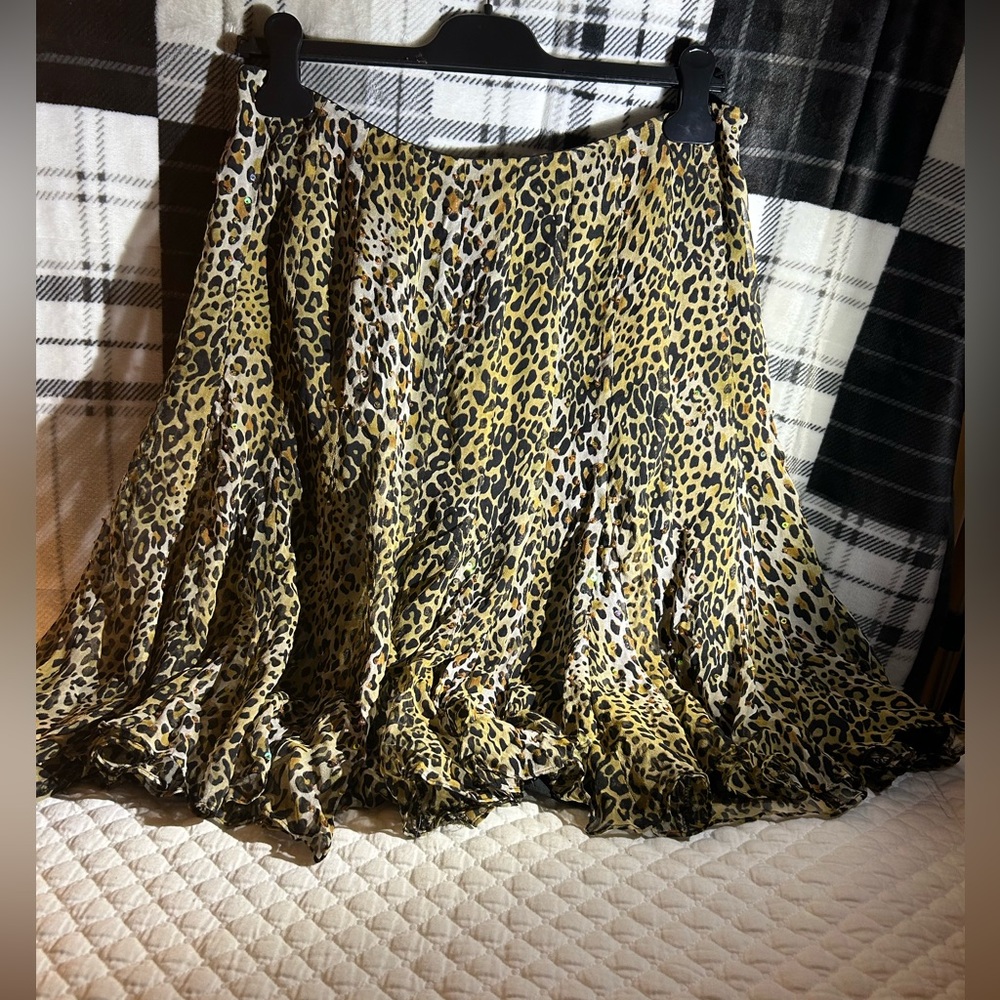I.C.E animal print  flare out, mid length, size 10 skirt 100% silk sides zipper - Picture 2 of 7